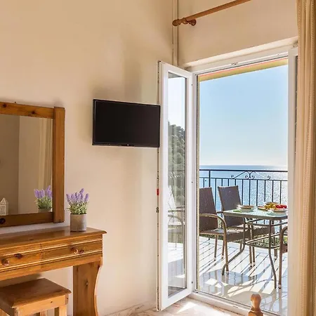 Apartment With Swimming Pool And Sea View - *