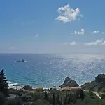 With Swimming Pool And Sea View - *