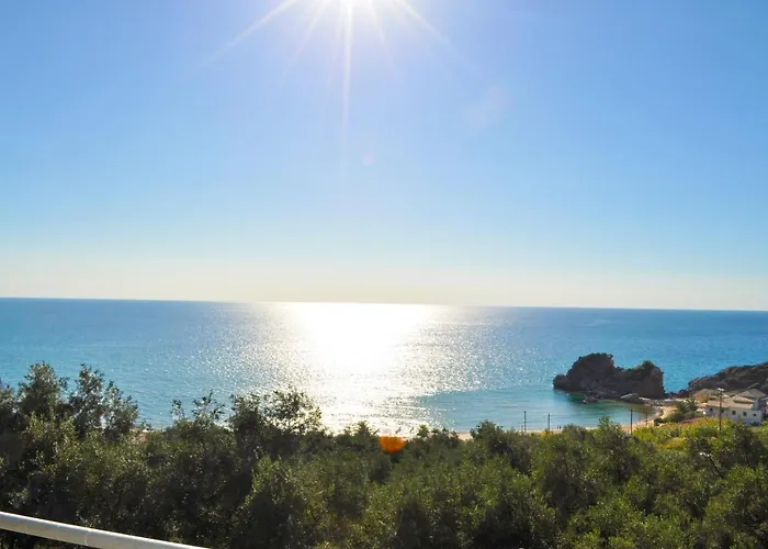 With Swimming Pool And Sea View - דירה
